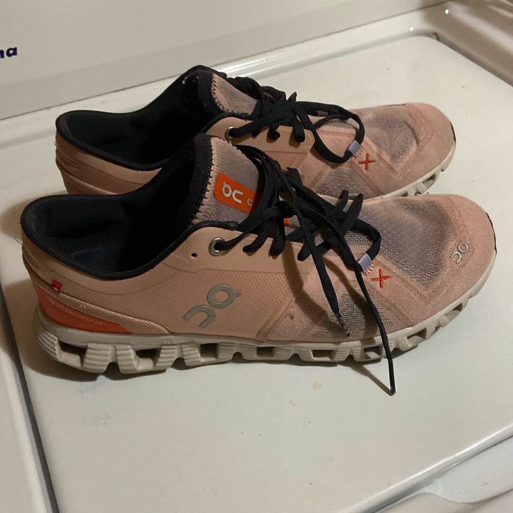 On Cloud X 3 Sneakers size 10 women’s gently used condition